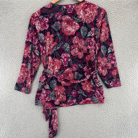 Chicos Top Womens 2 US Large Pink Floral Wrap Belted 3/4 Sleeves Stretch Knit - Picture 3 of 9